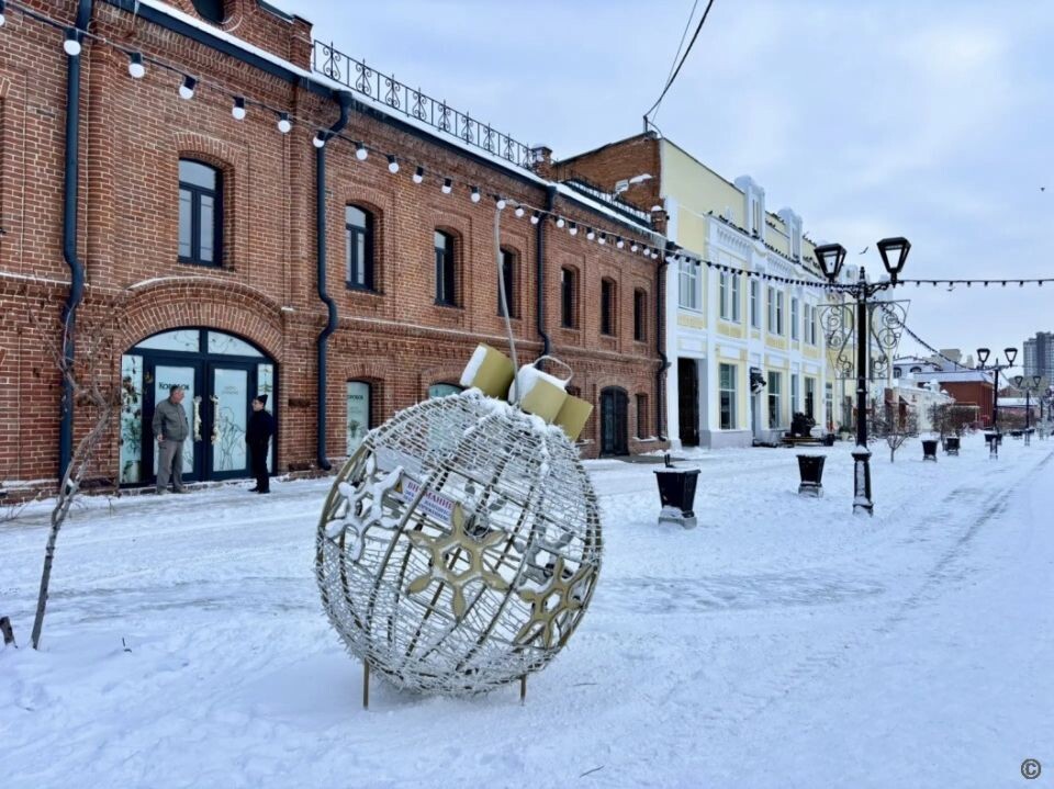    Новогодний городок на ул. Мало-Тобольской. Источник: barnaul.org