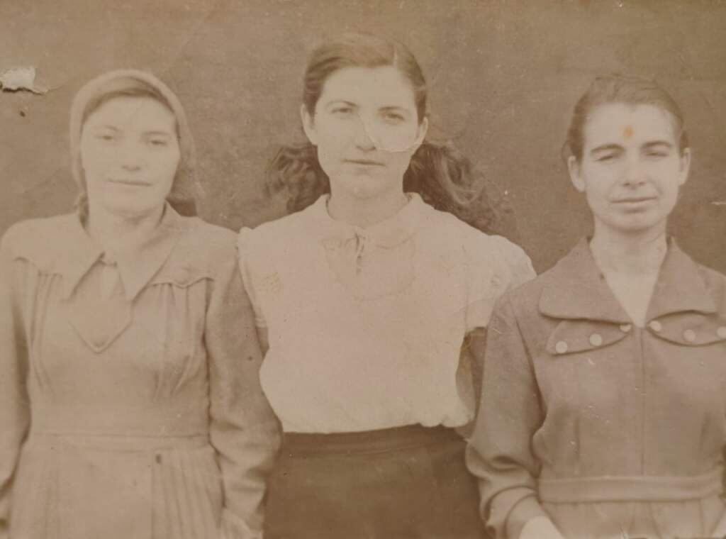 Три сестры: Вера, Надежда, Мария (слева направо) Веселовские вести  📷
