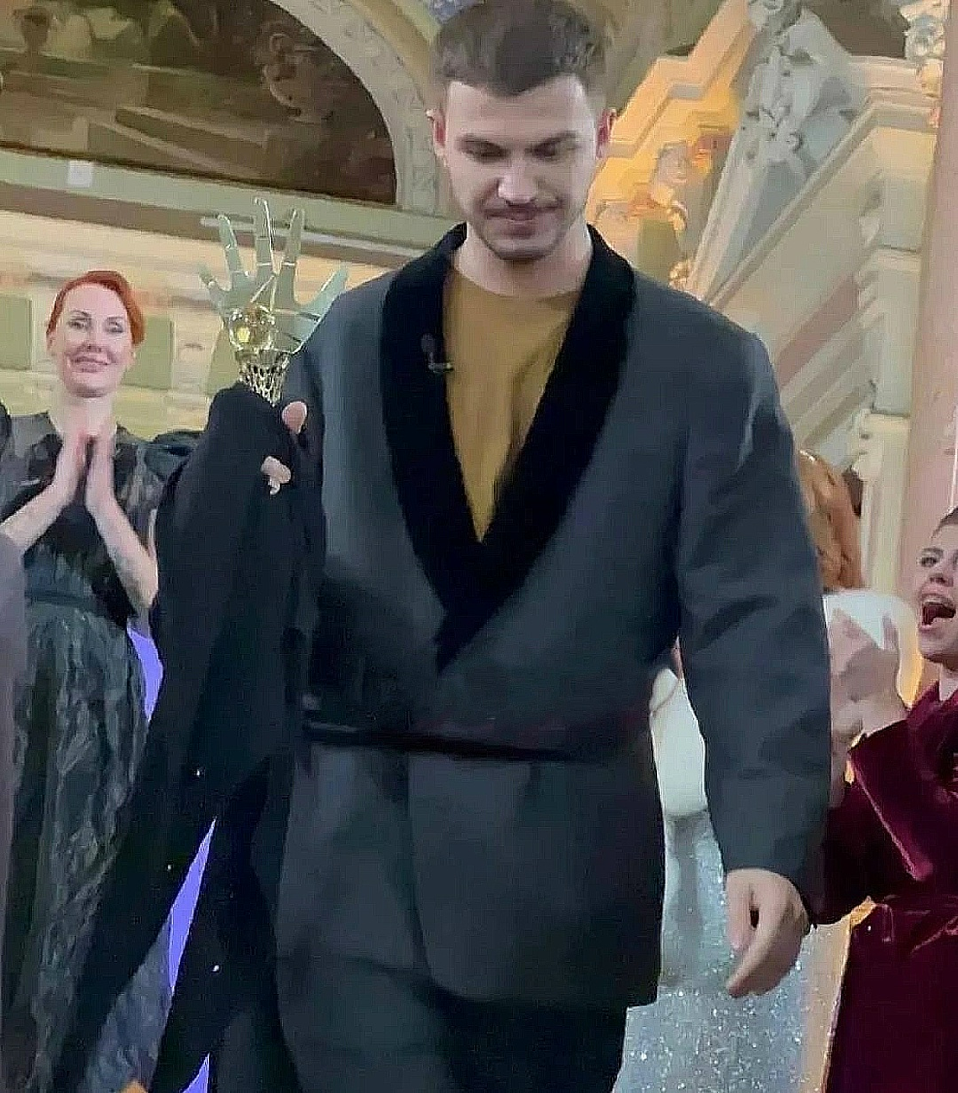 вот и он со своим призом