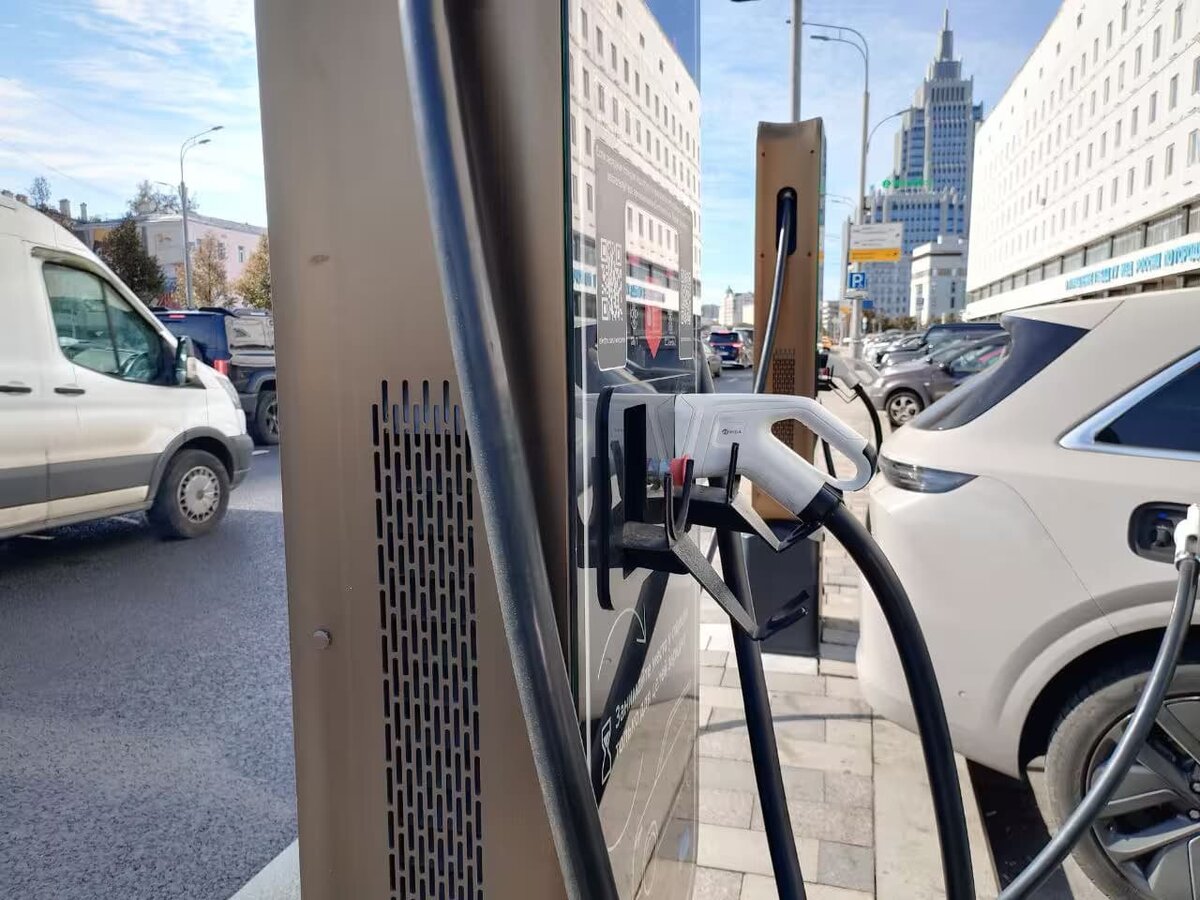   Зарядная станция для электромобилей