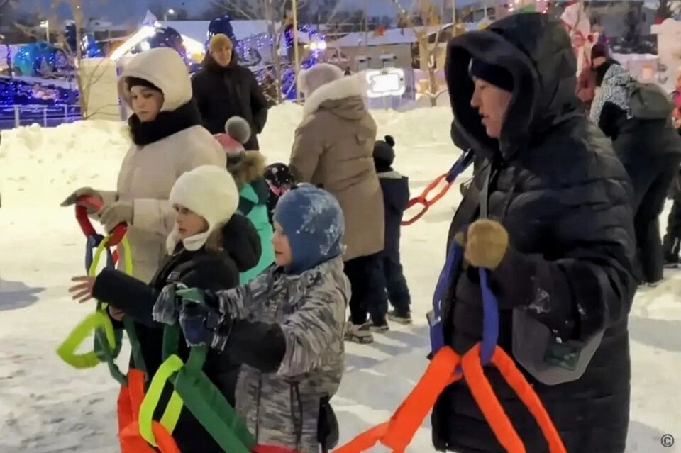    В барнаульском парке культуры и отдыха "Центральный" прошла праздничная программа. Источник: Администрация Барнаула