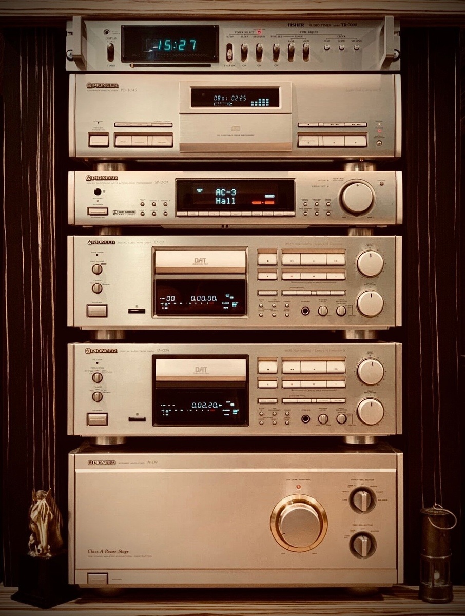 "Первый этаж" моей аппаратной стойки: Pioneer A-09, Pioneer D-07A, Pioneer SP D-07, Pioneer PD-T04S