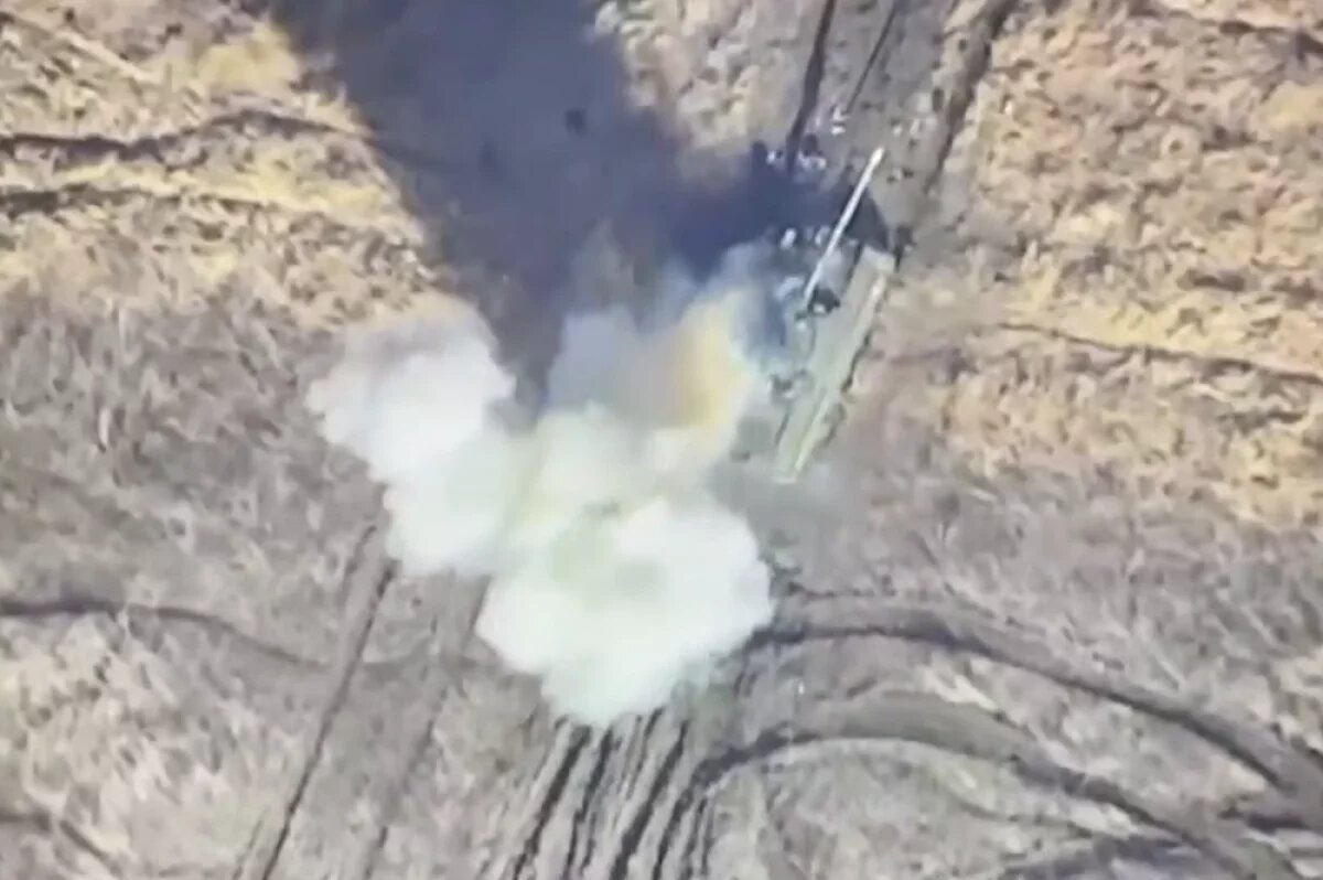    Уничтожение дронами техники ВСУ.