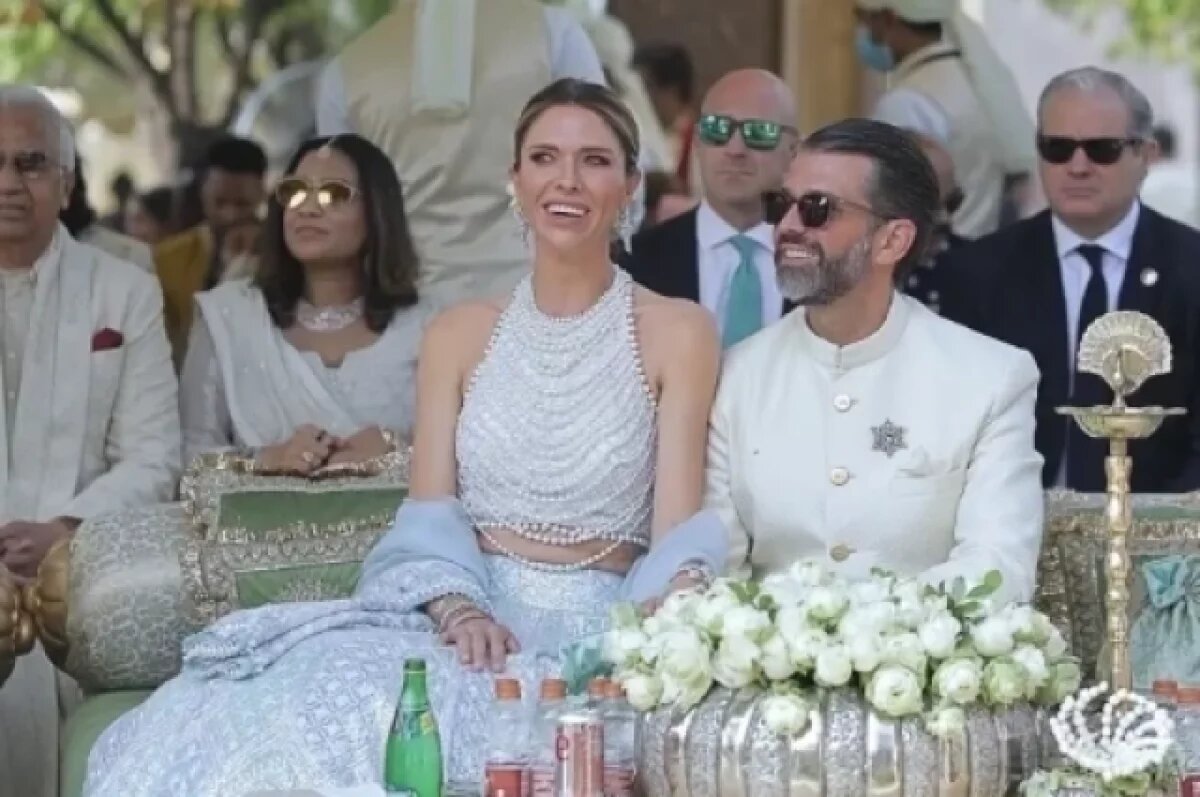    Дональд Трамп-младший обручился со светской львицей Беттиной Андерсон