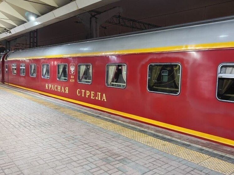     В ближайшее время обновлённая «Красная стрела» начнёт перевозить пассажиров по маршруту Санкт-Петербург — Москва. Фото: МК в Питере.