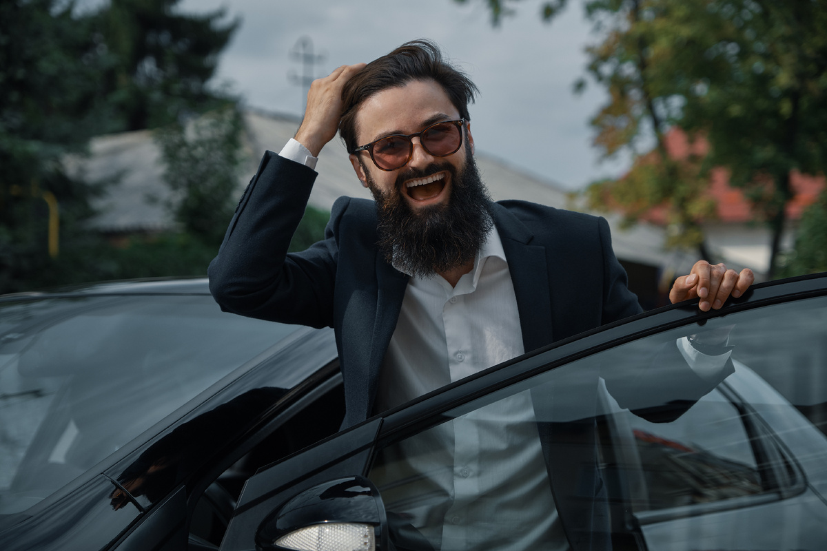 <a href="https://ru.freepik.com/free-photo/portrait-handsome-laughing-man_7120598.htm">Изображение от ArthurHidden на Freepik</a>