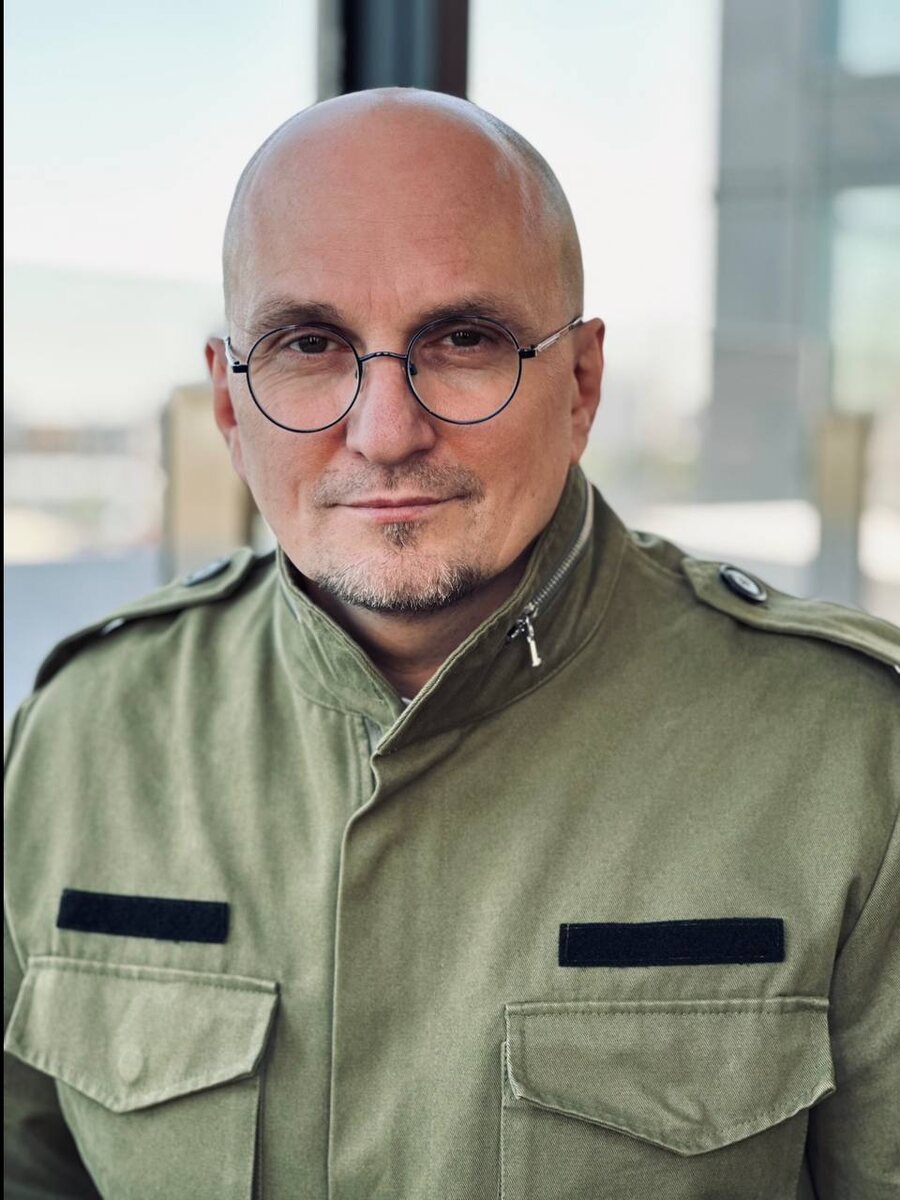     Телеведущий и общественный деятель Сергей Карнаухов. / Фото из личного архива