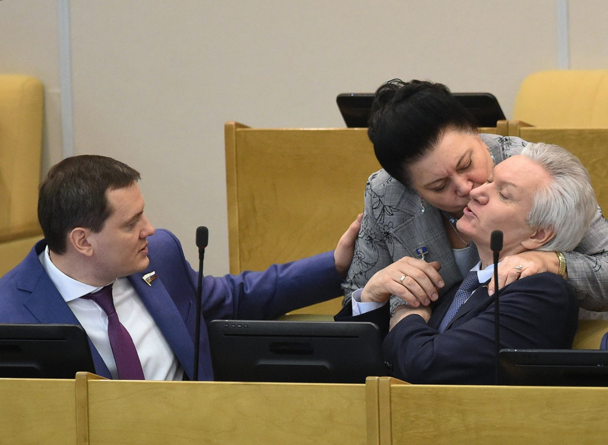 Поцелуй в третьем чтении.