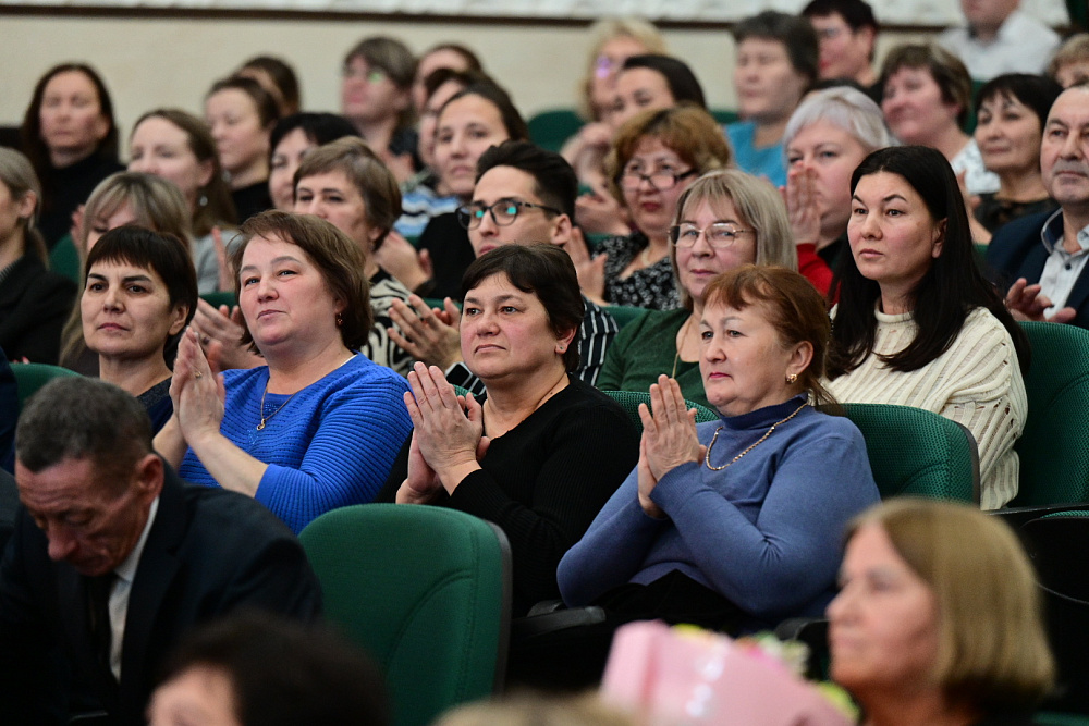     Иң мөһиме - халыҡ ҡәнәғәт