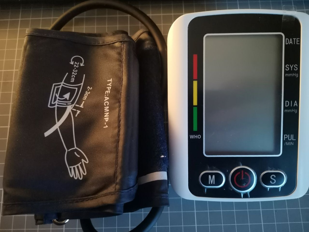 Тонометр отказывается работать по непонятной причине, разбираемся