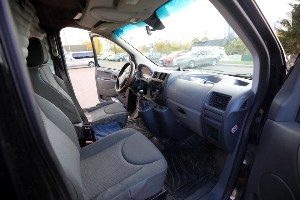    ГАИ Минска прокомментировала видео, где родители высаживают детей около школ и нарушают ПДД. Снимок носит иллюстративный характер. Святослав ЗОРКИЙ