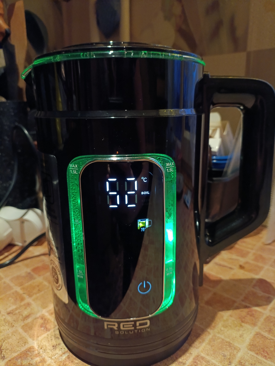 Он ещё и цвет в зависимости от температуры меняет!