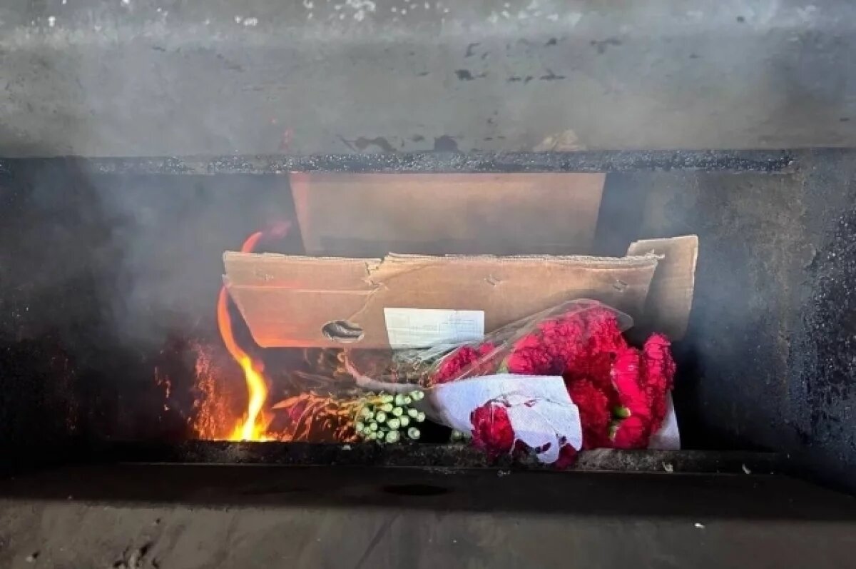    33 000 гвоздик из Китая были сожжены в Приморье по решению их владельца