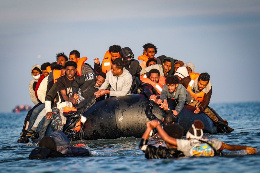 Мигранты на севере Франции EPA