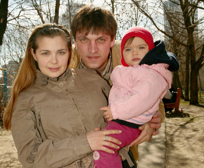 Ирина Пегова и Дмитрий Орлов с дочерью.