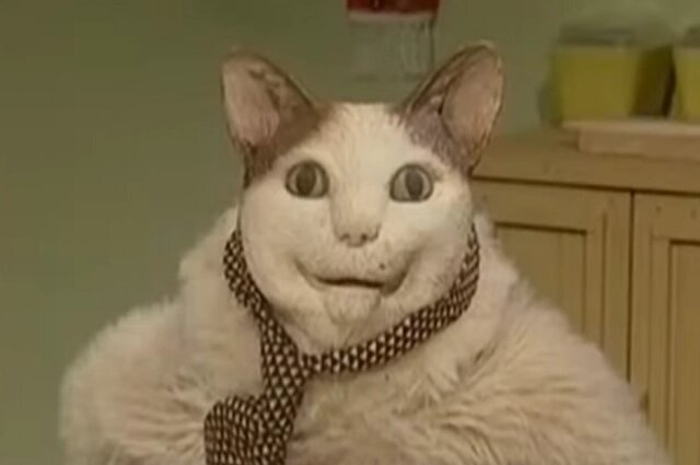    Сейчас правильным считается «м м», однако если большинство пользователей в речи будет упорно использовать твердый вариант. Кадр из видео