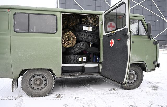 Из Тверской области на СВО отправили медицинский автомобиль и другие гумгрузы