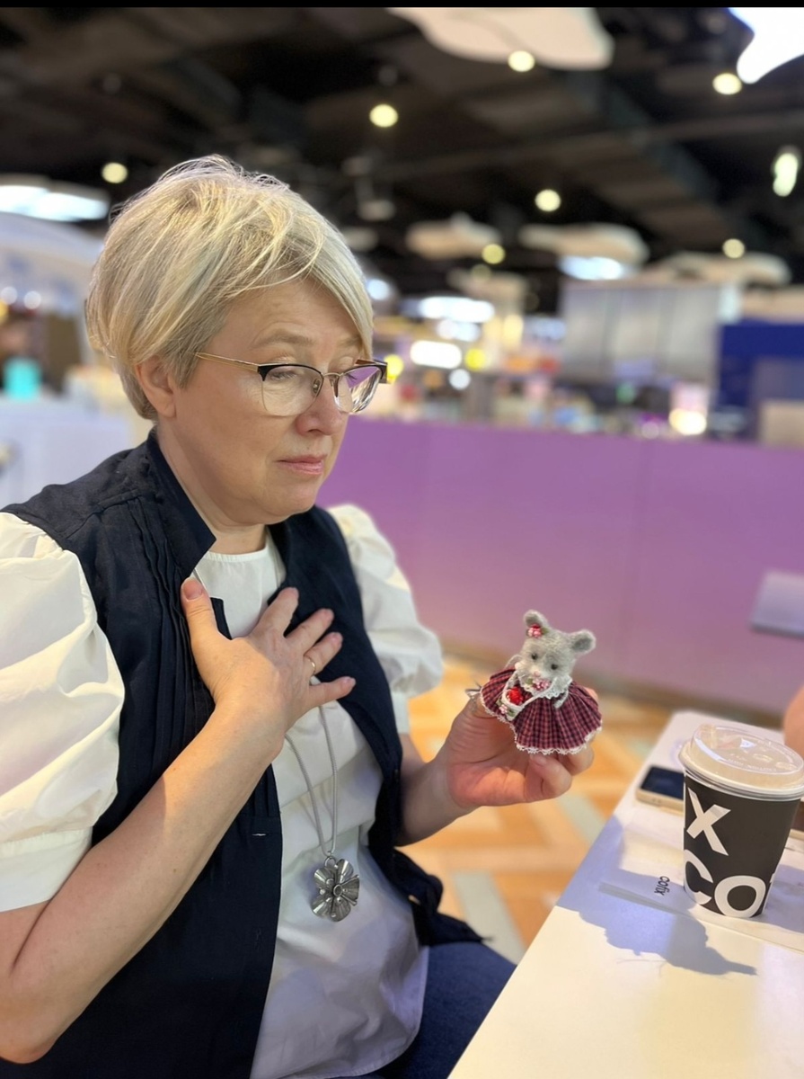 На творческой встрече с подписчицами.