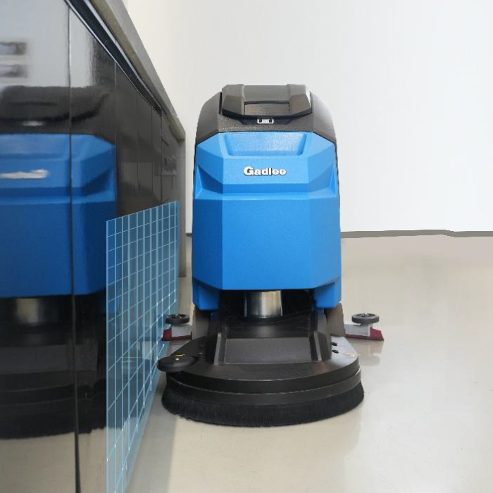 Очистка пола вдоль стен