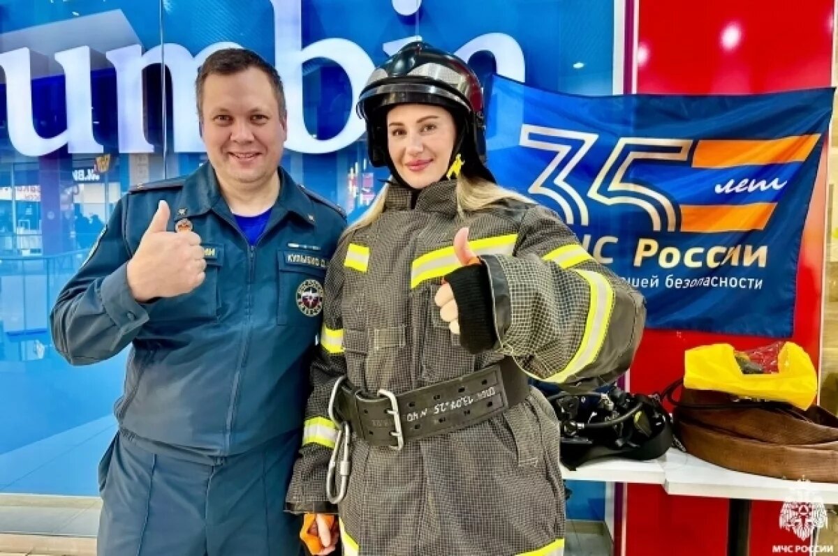    В Мурманске открылась фотовыставка к 35-летию МЧС России