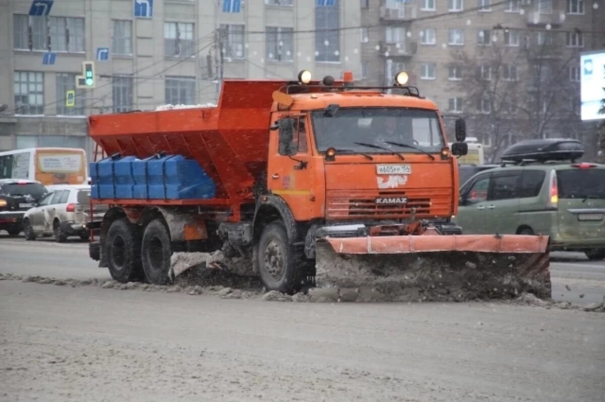    Коммунальщики Нового Уренгоя вывезли более 100 тысяч кубометров снега