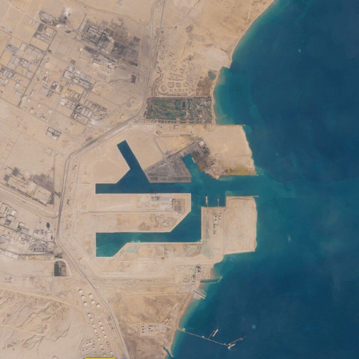    Спутниковый снимок порта Айн-Сохна / © Copernicus