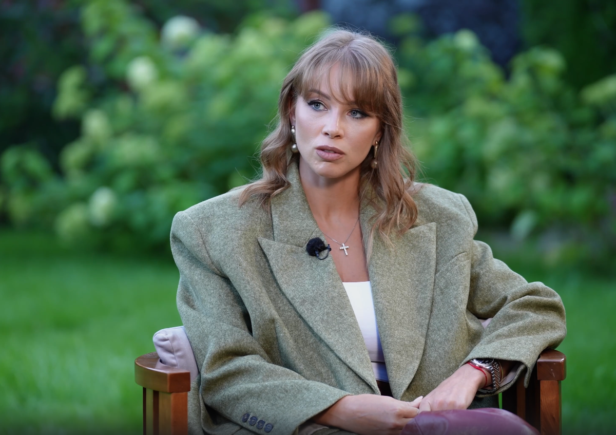 Диброва в этом году занимала много места в медиа-пространстве. Но особо удивило, что стали появляться тг-каналы с поддержкой, или, напротив, с негативом с сторону Дибровой. Равнодушных не осталось. 