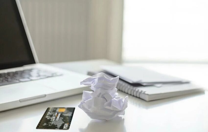 В Казахстане начали массово снимать депозиты впервые за 10 месяцев