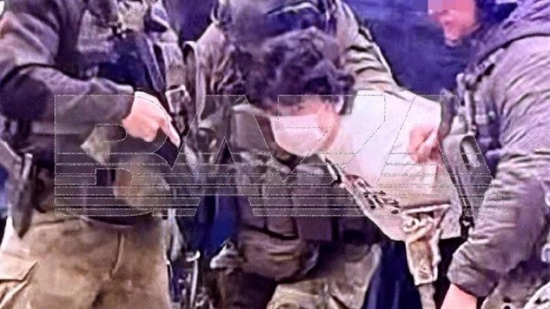     Школьник ранил несколько человек ножом в одной из школ Одинцово. https://t.me/bazabazon