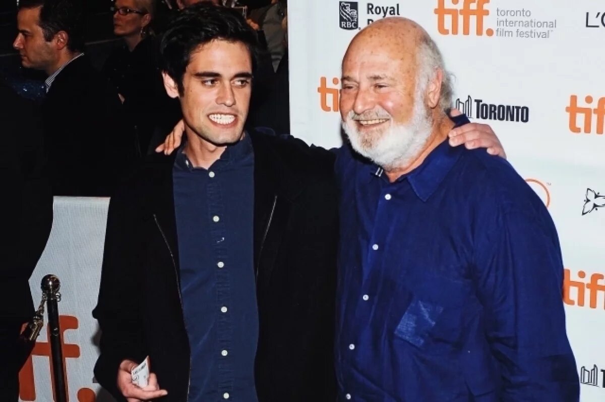    Режиссер Райнер и задержанный за его убийство сын подрались перед расправой