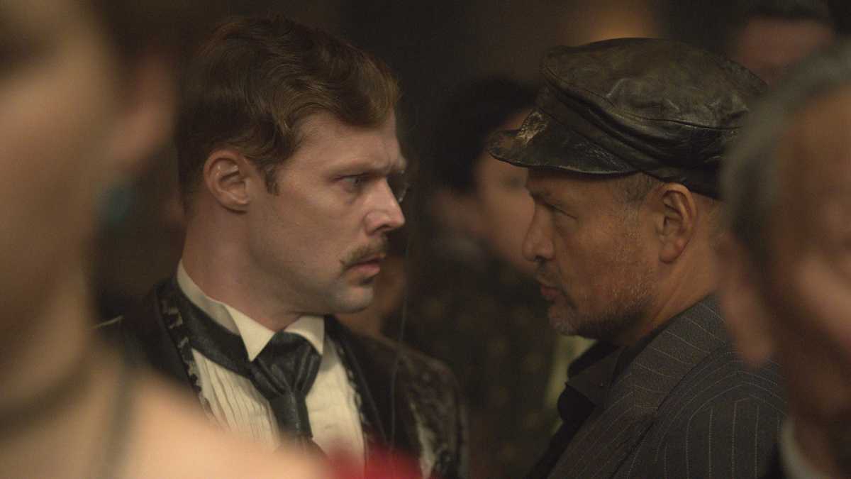 Кадр из фильма "Волчок"