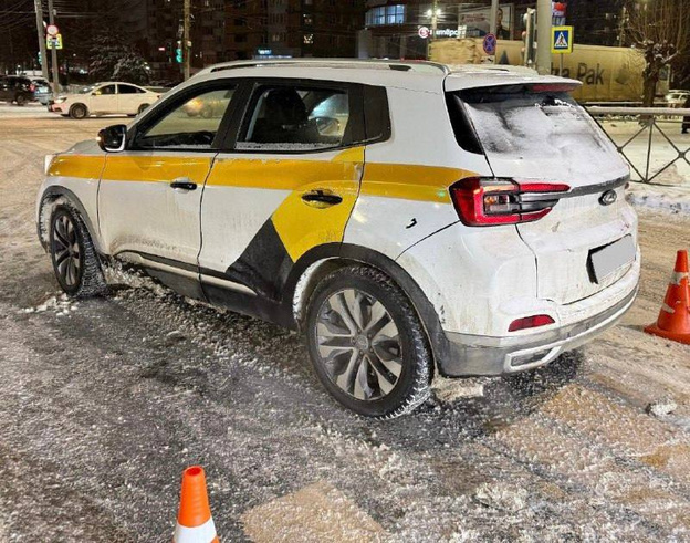    На Воровского в Кирове машина сбила 16-летнюю девочку