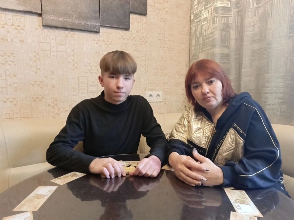    Ян и его мама Виктория Фото: АиФ/ Александр Ковнер