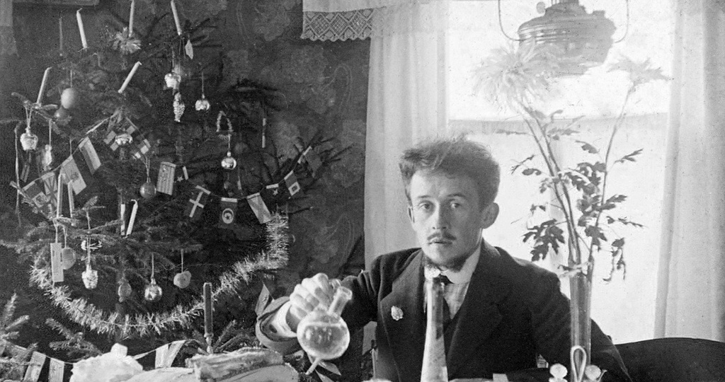 Елки: 12 снимков украшенных красавиц времен царской России и СССР