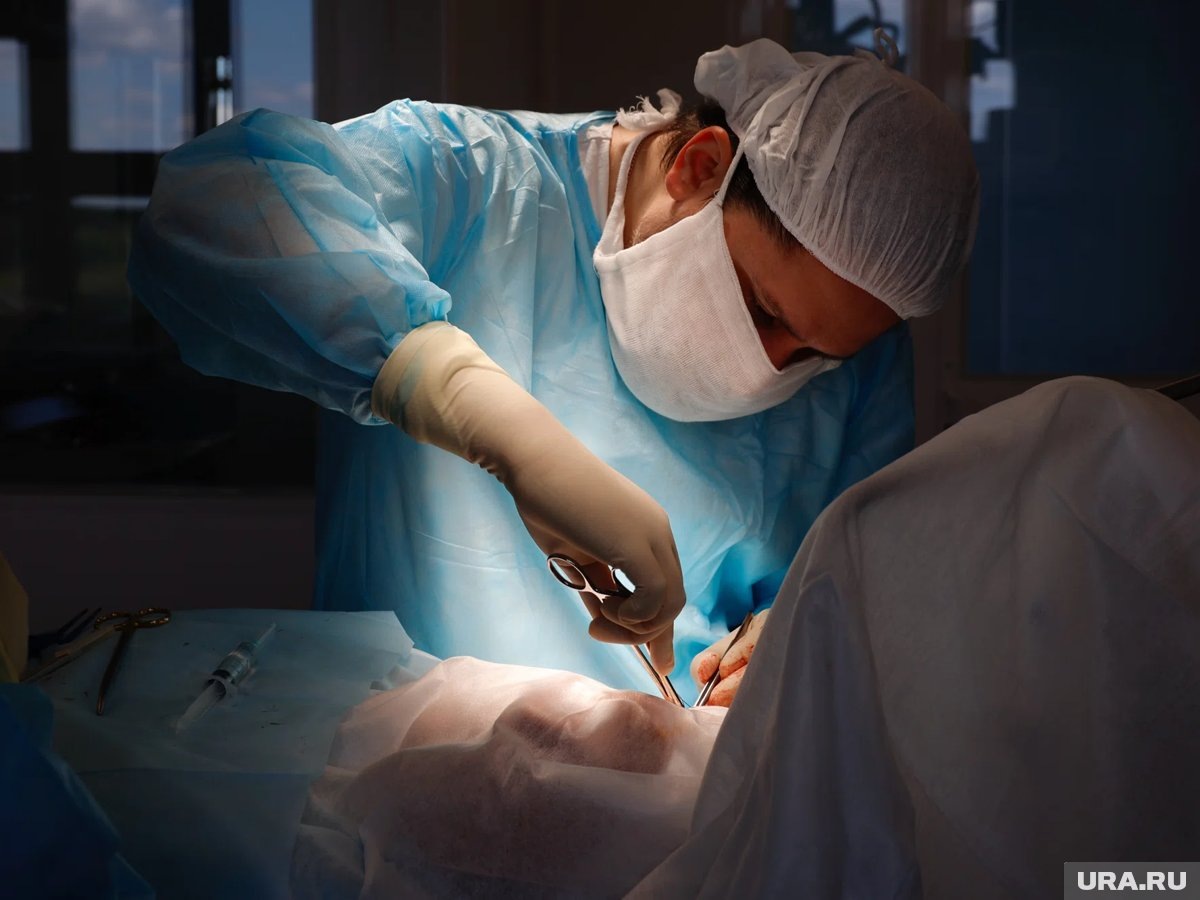     Компания назвала операцию из-за кишечной непроходимости не страховым случаем