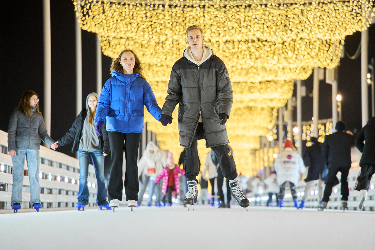 Каток на Царской набережной музее-заповедник «Коломенское»