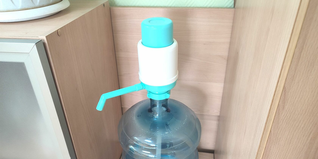 Уход за помпой для бутылей 18,9 л