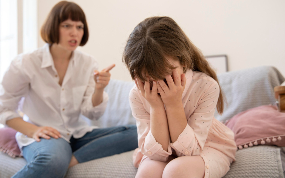    «Ты меня до инфаркта доведешь!»: вредные советы, как вырастить из ребенка токсика