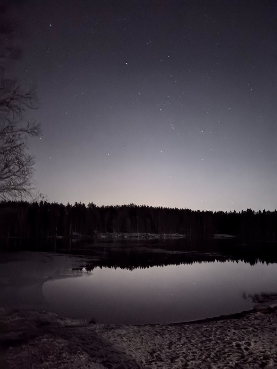 Слева начало затягивать