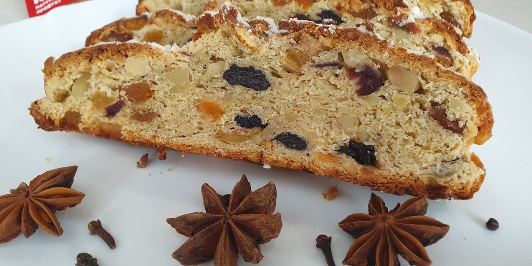 Рождественский штоллен.