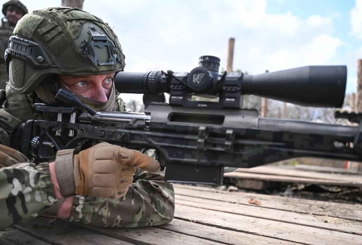    Мертвая тишина.