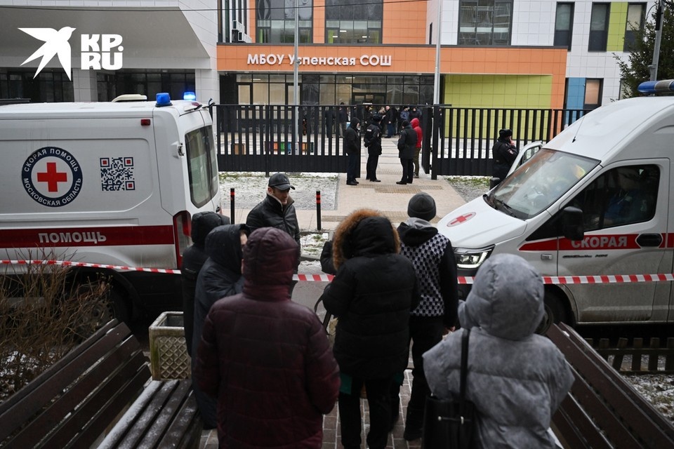 Ученики назвали напавшего на школу подростка нелюдимым и часто плакавшим Фото: Иван МАКЕЕВ