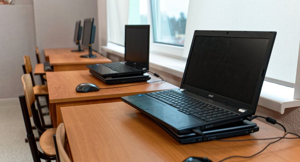    Компьютерный класс Алабинской средней школы в поселке Калининец после капитального ремонта / Медиасток.рф