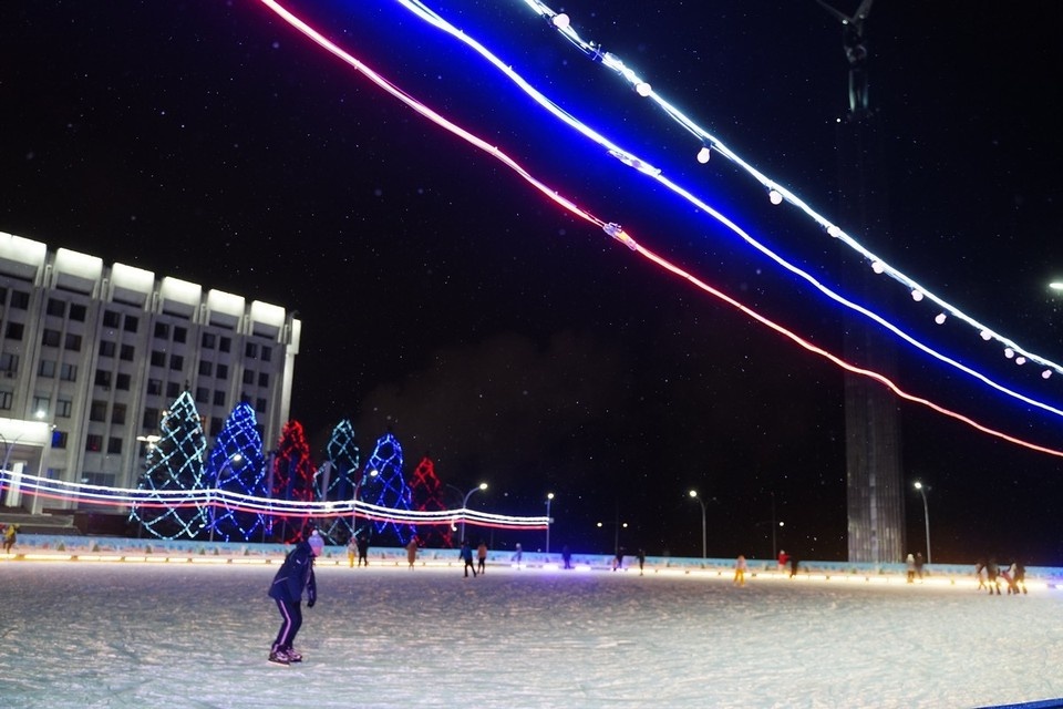    Каток на площади Славы в Самаре начнет свою работу 25 декабря. Светлана МАКОВЕЕВА
