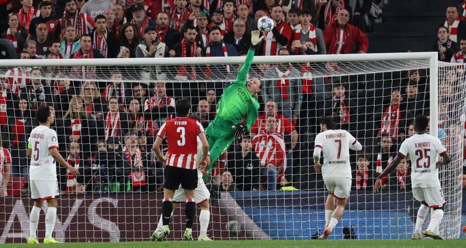    Бывшая жена голкипера «ПСЖ» Матвея Сафонова считает, что из-за близорукости он не способен отбивать дальние удары. Фото: Reuters