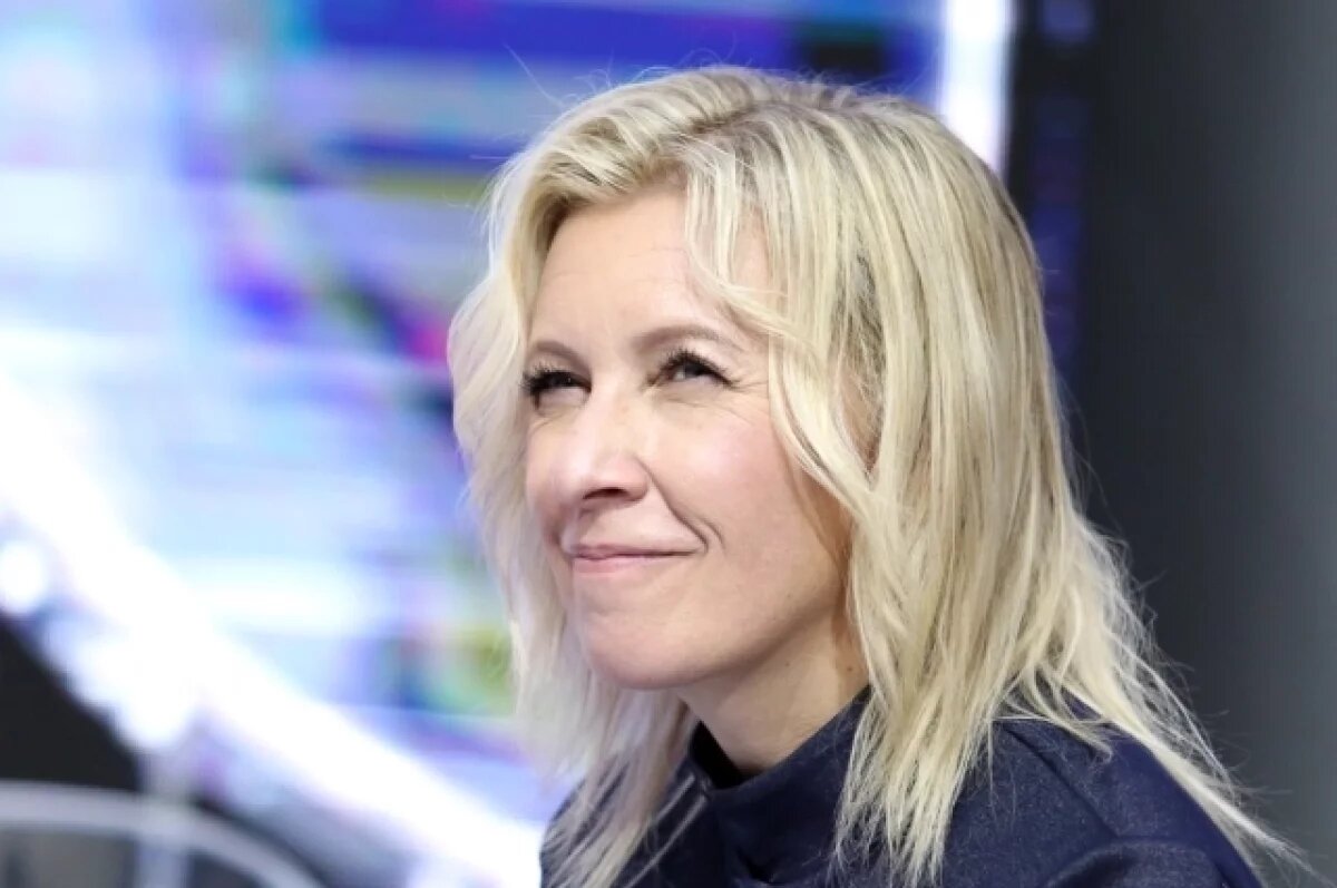    Захарова сочинила стих о потасовке нардепов Безуглой и Таруты в Раде