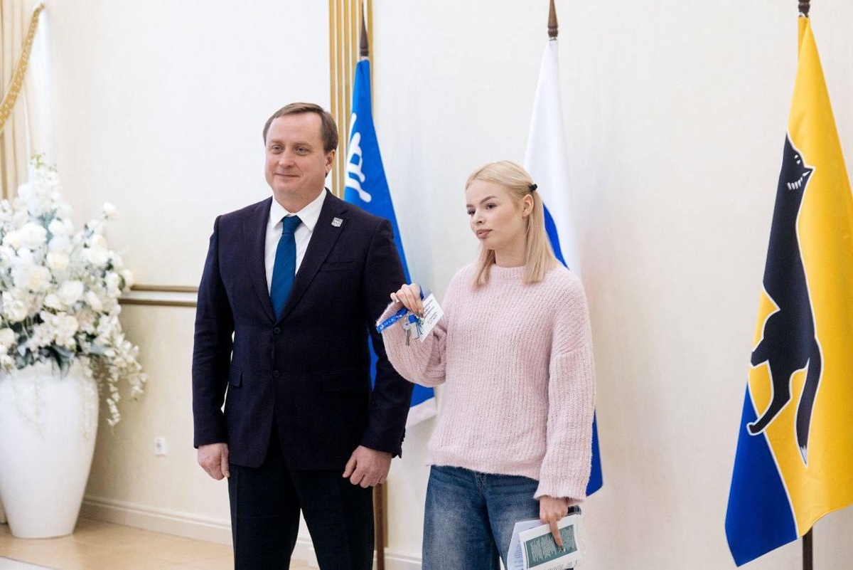    30 молодых жителей Сургута получили ключи от квартир