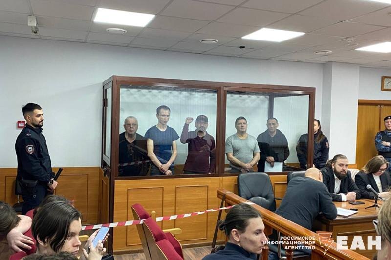    ЕАН. Марксисты в суде