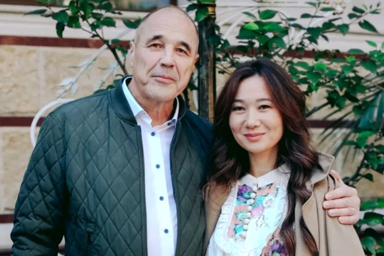 на фото Дмитрий Соколов и Ксения Ли