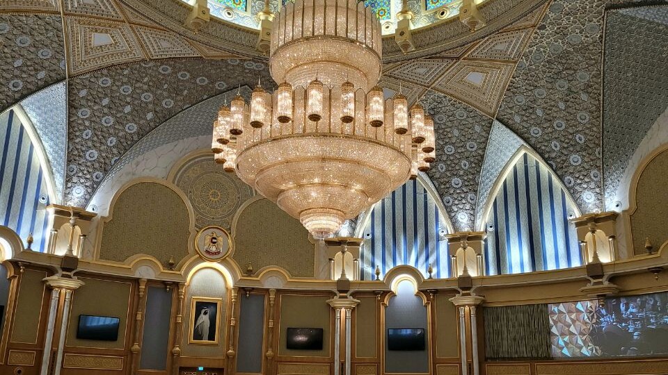 Золотая клетка: как выглядит дворец неприлично богатого шейха